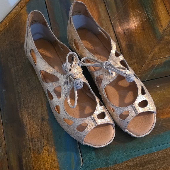 Shoes - Gentle Souls Women's Rose Gold Brynn Leather Sandal